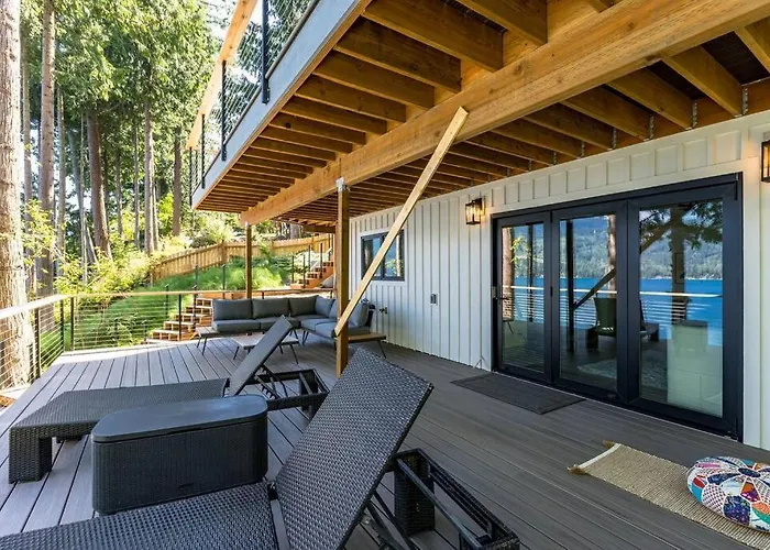 Casa Las Nubes New! Whatcom Lakefront Cabin/Hottub
