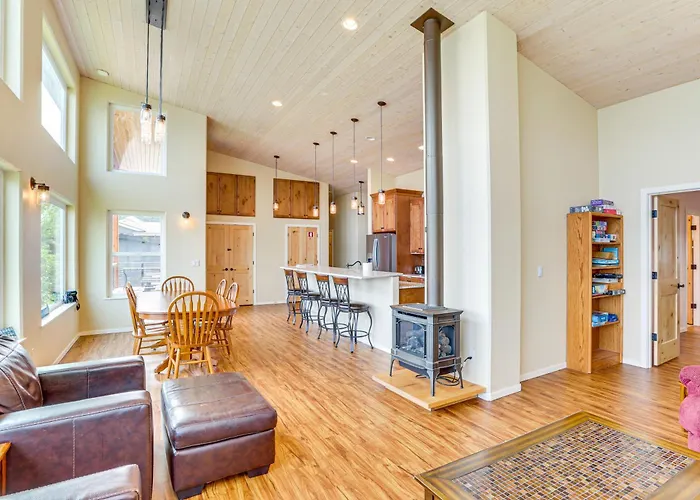 Lake Whatcom House W/ Private Hot Tub + Dock